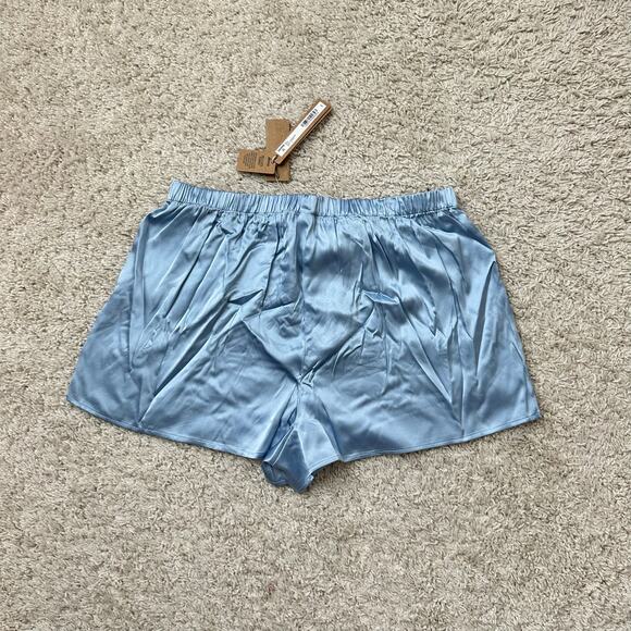NWT SKIMS SILK BOXERS IN GLACIER SIZE SMALL - Picture 5 of 7